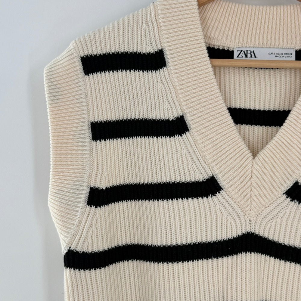 Zara Knit V-Neck Black Cream Striped Sweater Size Small - Picture 5 of 10